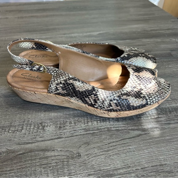 Clarks Artisian Snake print Slip on Sandals Platform - Picture 1 of 7